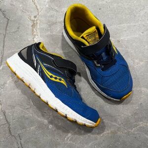 Saucony Boys Kids Size 2M Cohesion Running Shoes Sneakers Blue Yellow